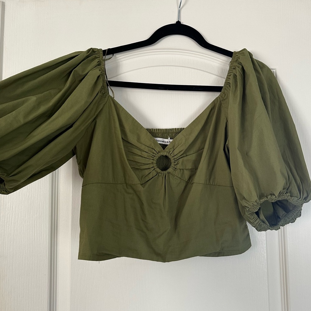 Abercrombie cropped puff sleeve top